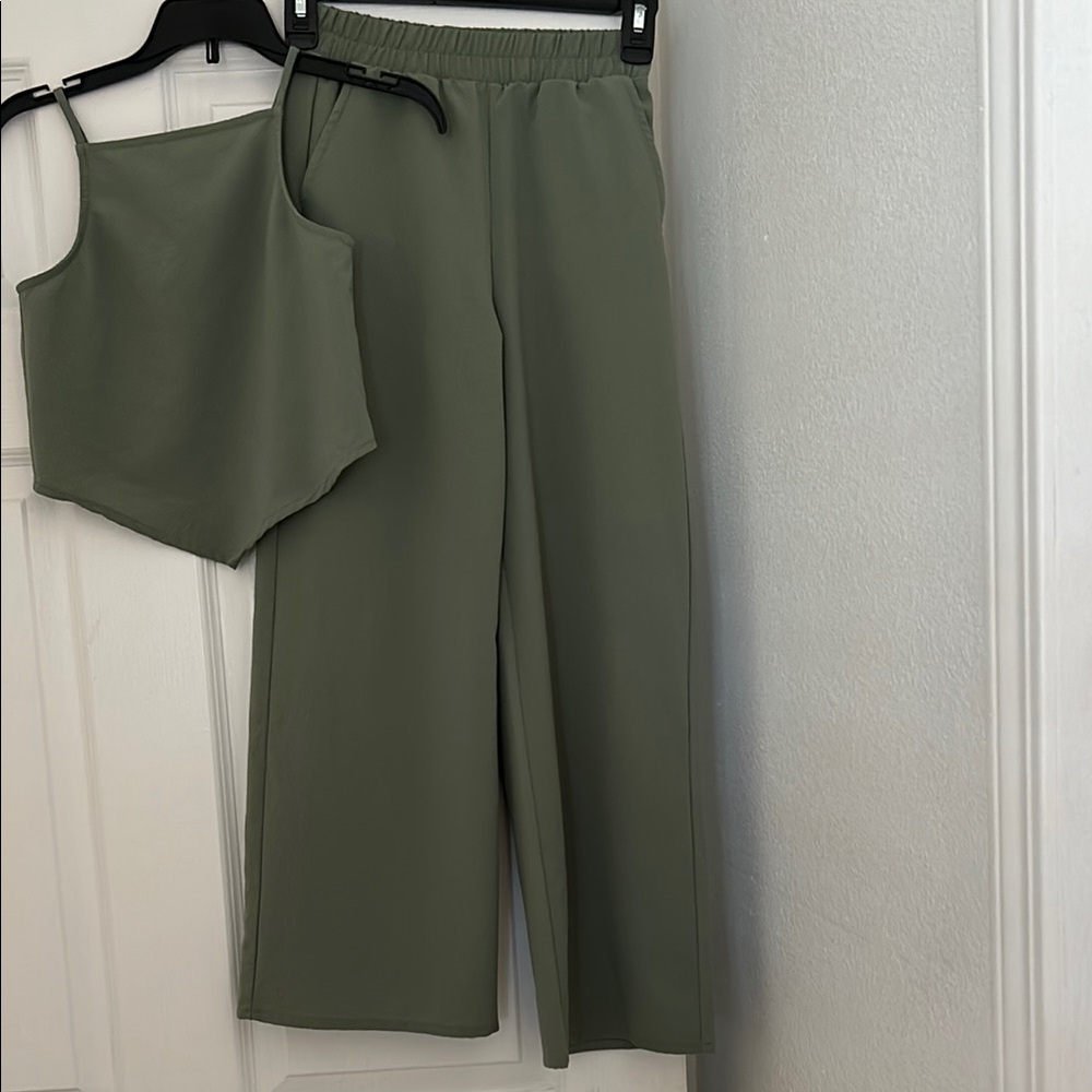 High-Rise Wide Leg Pants in Olive Green